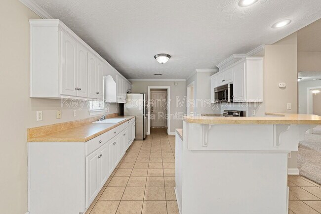 Building Photo - 633 Ventana Dr