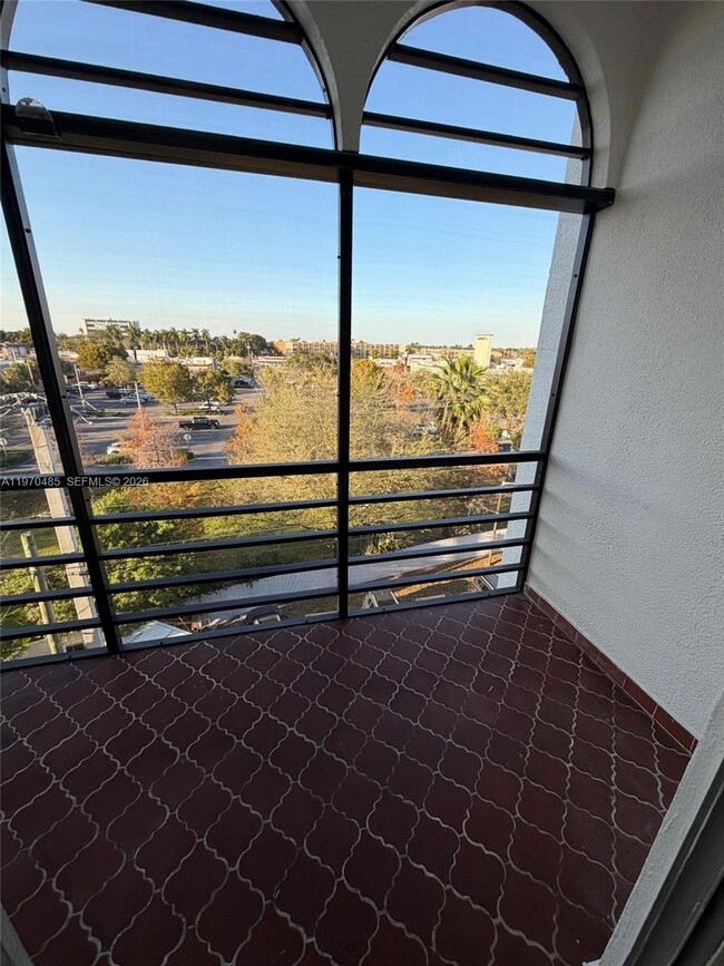 Building Photo - 4670 W 13th Ln