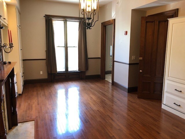 Building Photo - 249 Islington St