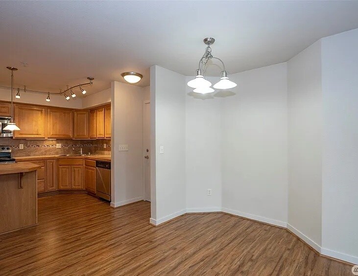 Building Photo - 13405 97th Ave E