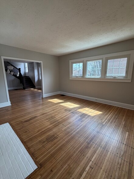 Building Photo - 3827 Central Ave