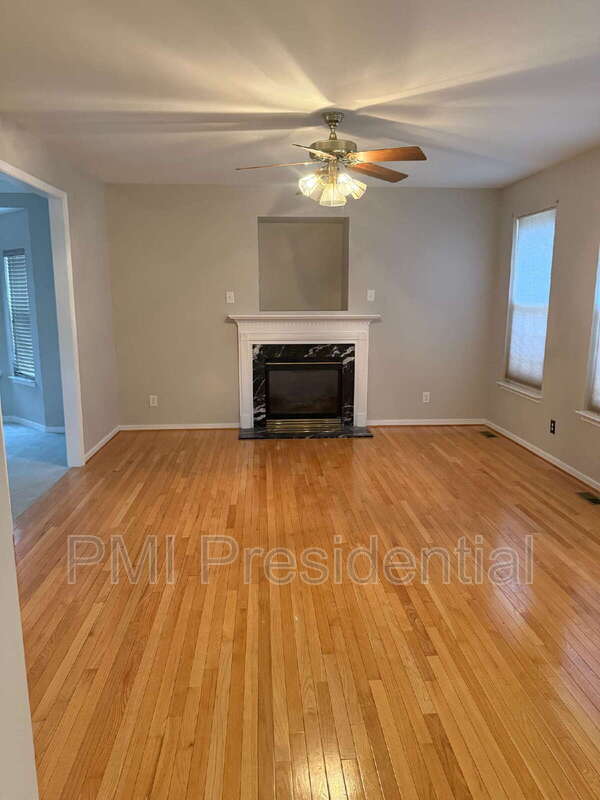 Building Photo - 8008 Moss Gate Ct