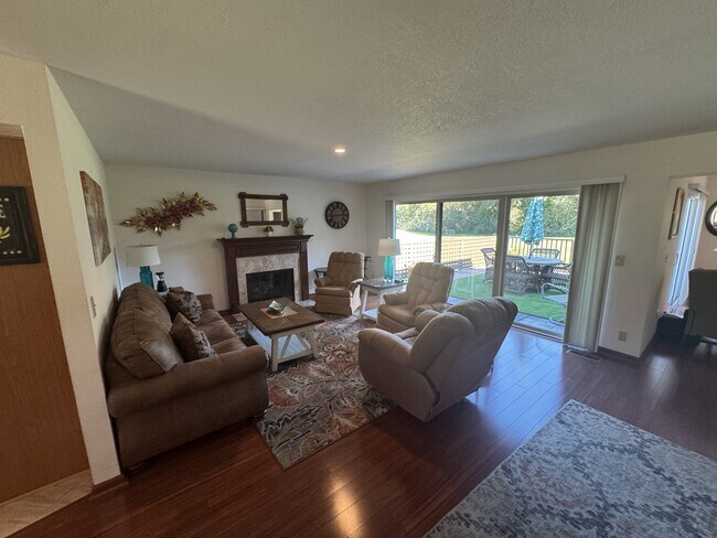 Building Photo - 23799 Monterey Salinas Hwy