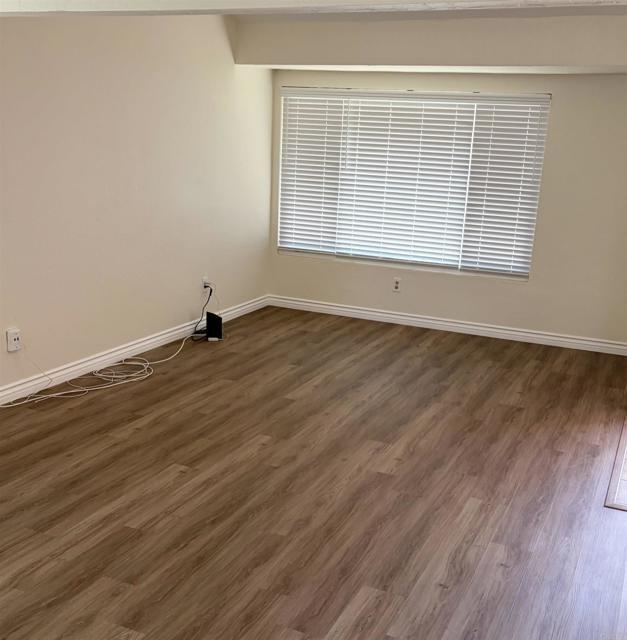 Building Photo - 6393 Viewpoint Ct