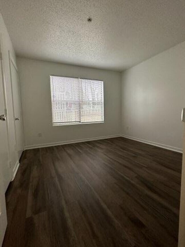 Building Photo - Two Bedroom Apartment