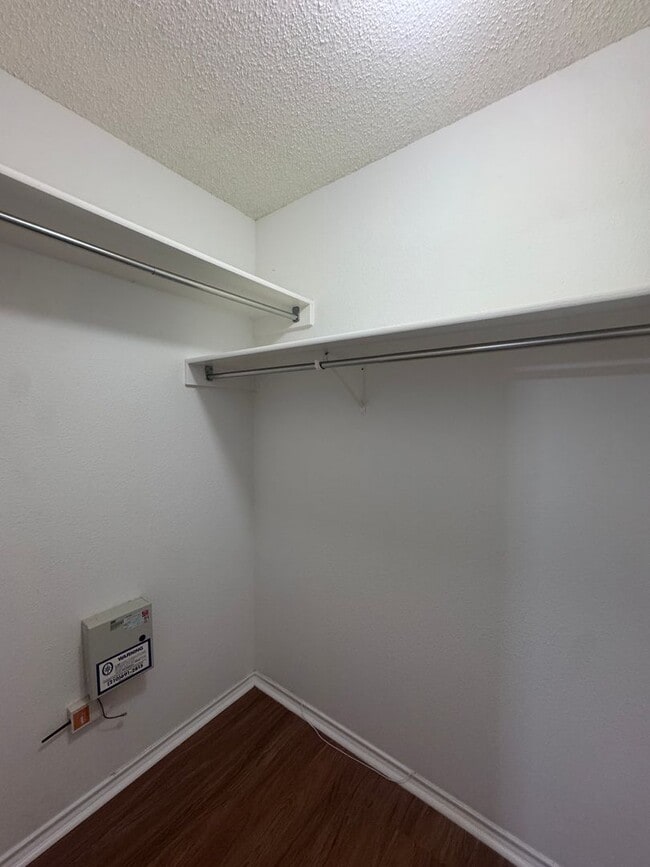 Building Photo - 10431 Westfield Pl