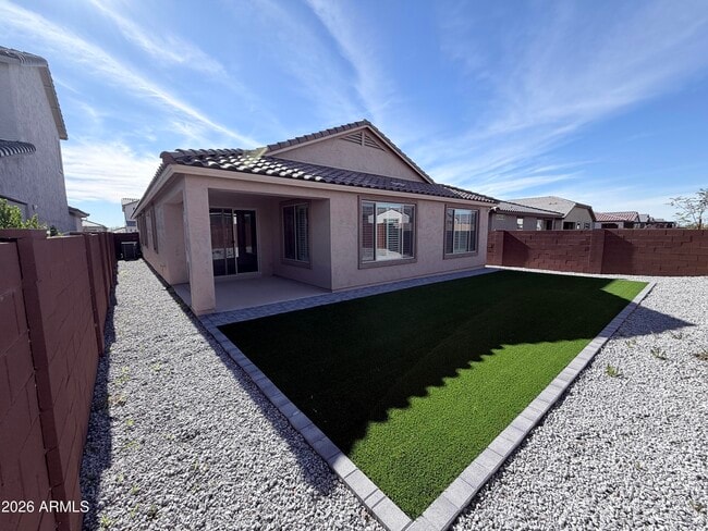 Building Photo - 2030 W Sierra Sunset Trail