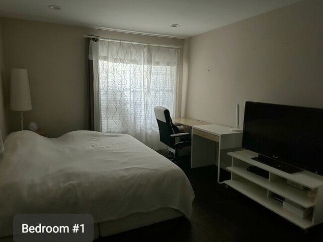 Master Bedroom - 5565 Canoga Ave