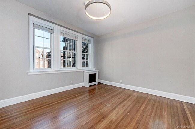 Building Photo - 26 East Pkwy