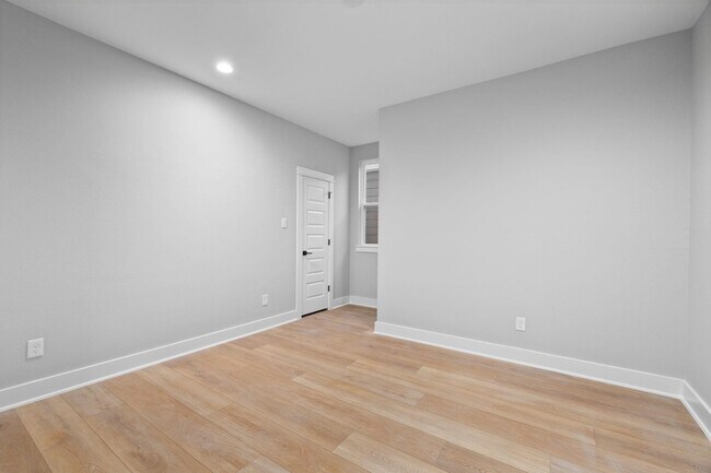 Building Photo - 4220 McKinley St