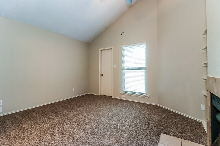 Building Photo - 2618 Butterfield Dr