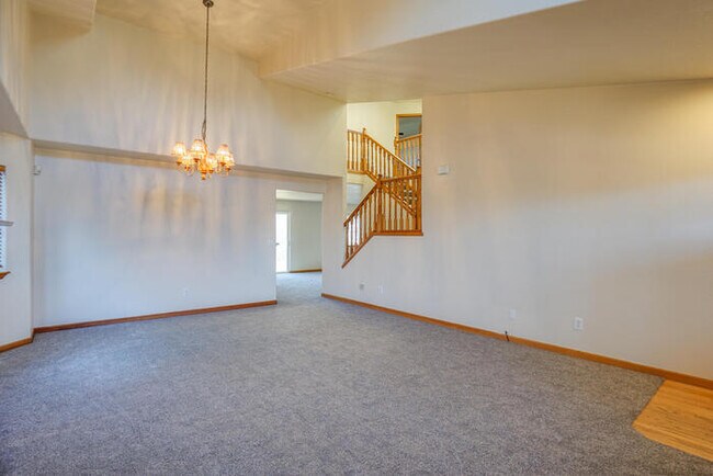 Building Photo - BEAUTIFUL FOUR BEDROOM IN CAMAS