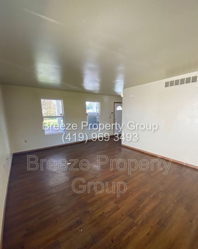 Building Photo - 3045 N Ontario St