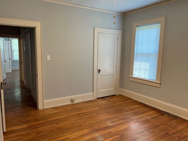 Building Photo - Home with 2 Bedrooms, 2 Baths with Bonus/C...