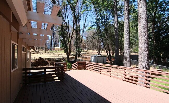 Building Photo - 14196 Decatur Dr