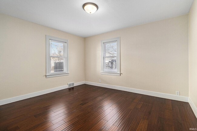 Building Photo - 714 S 27th St