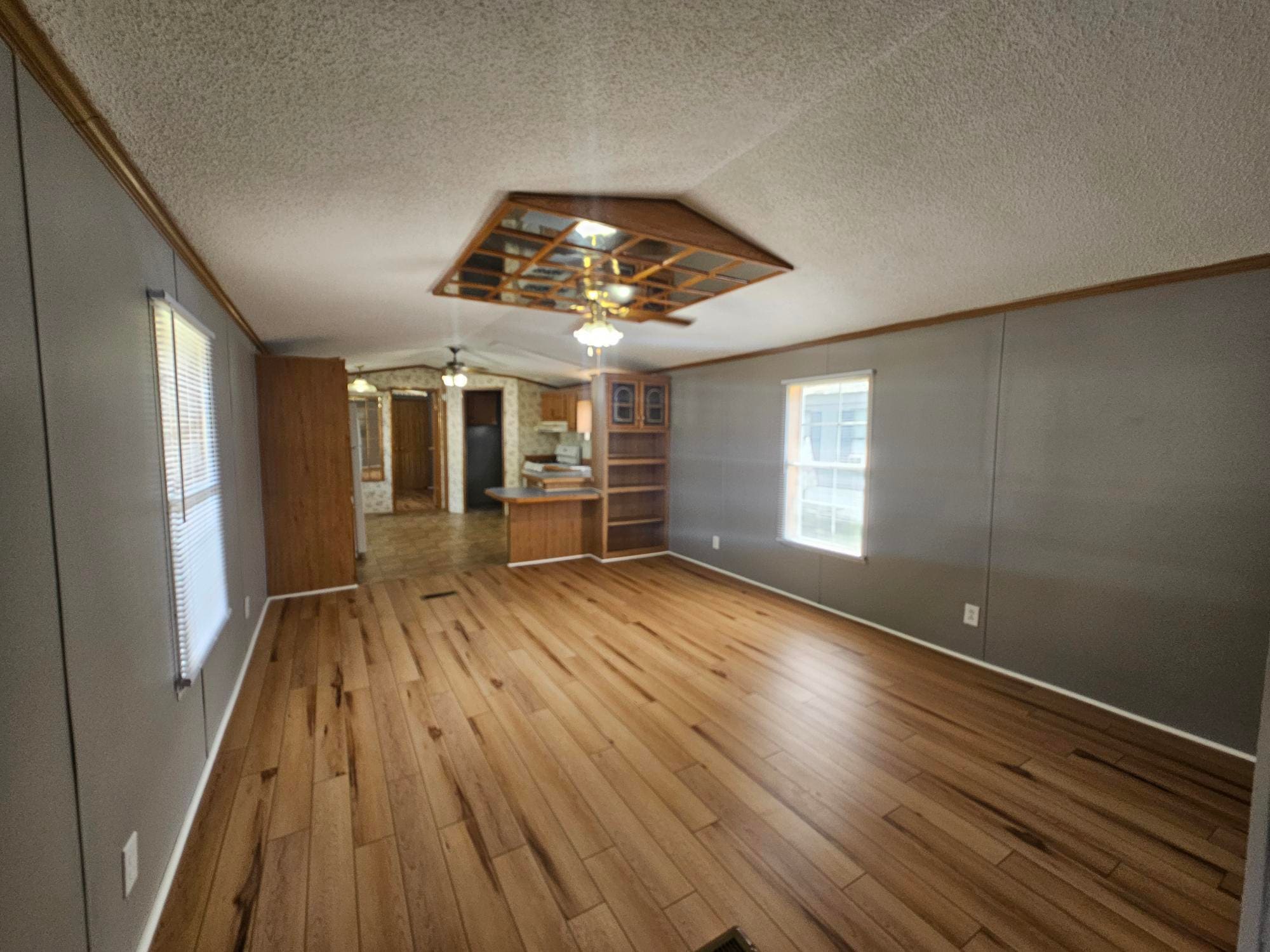 Building Photo - 442 Tulip Dr