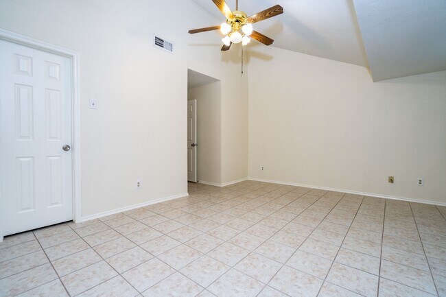 Building Photo - 1103 Dulles Ave
