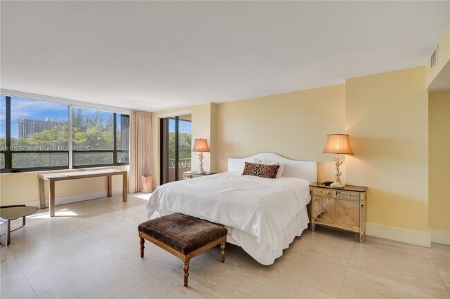 Building Photo - 11113 Biscayne Blvd