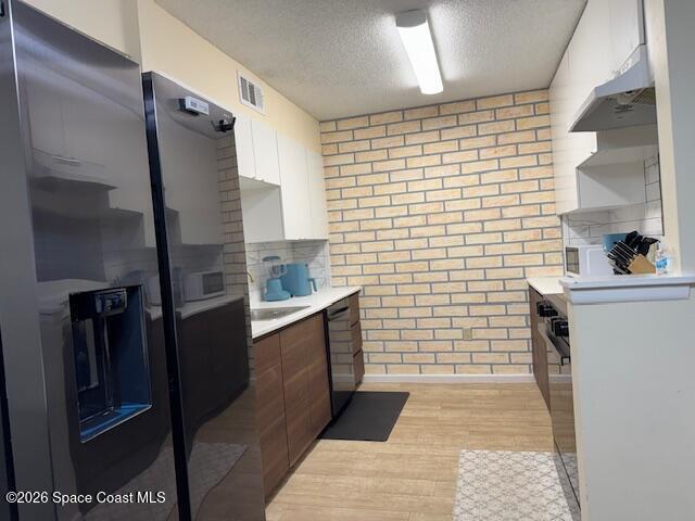 Building Photo - 225 S Tropical Trail