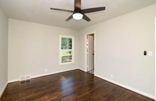 Building Photo - 3808 Piedmont Rd