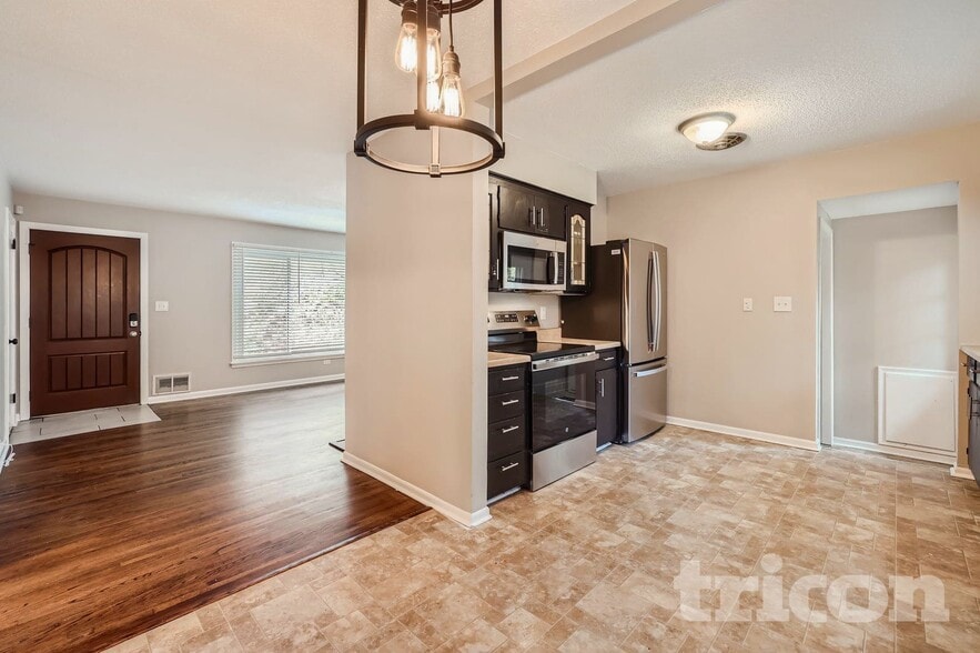 Building Photo - 4020 Nevada Ave N