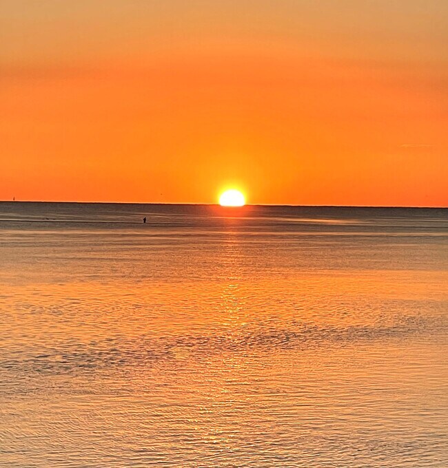 Sunrise at Breakwater Key right off your back deck! - 157 Breakers Ln