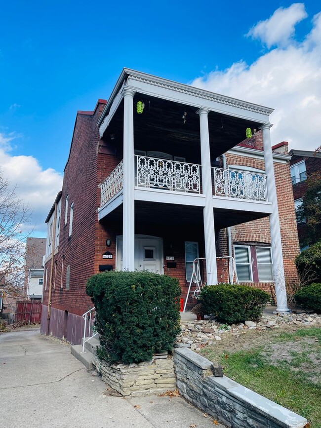 Primary Photo - Squirrel Hill Duplex