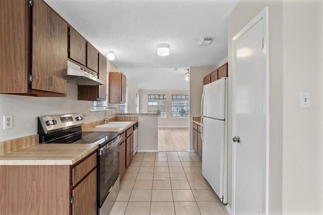 Building Photo - 23302 Summer Pine Dr
