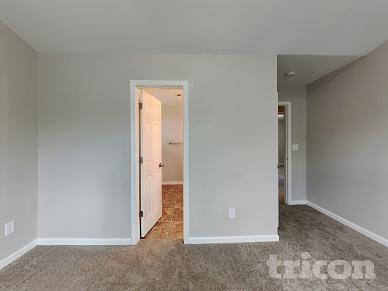 Building Photo - 5745 Henderson Oaks Dr