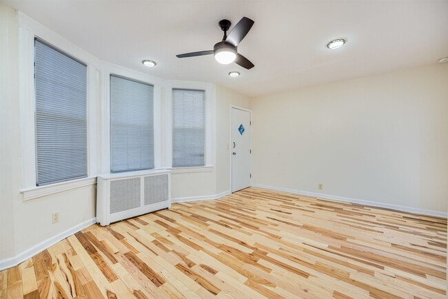 Building Photo - 100 W 17th St