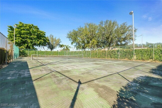 Building Photo - 5325 Summerlin Rd