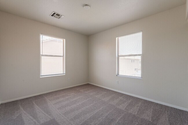 Building Photo - Great Location, 4 Bedrooms in Peoria!