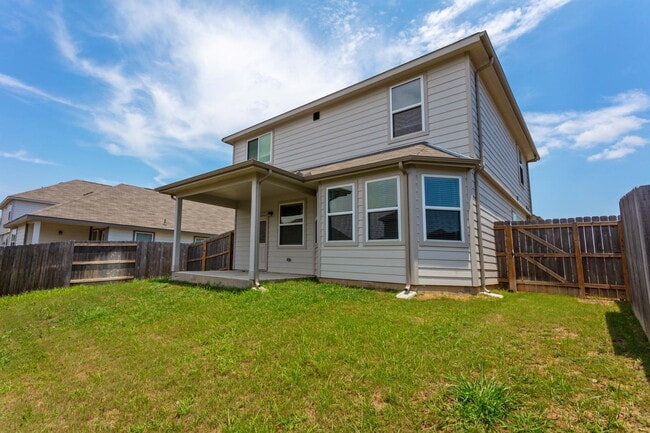 Building Photo - 5 bedroom 2.5 bath home in Bryan