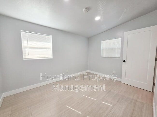 Building Photo - 572 El Cajon Blvd