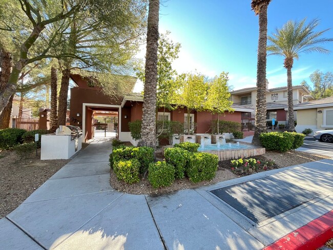 Building Photo - Summerlin Fully Furnished Condo on Golf Co...