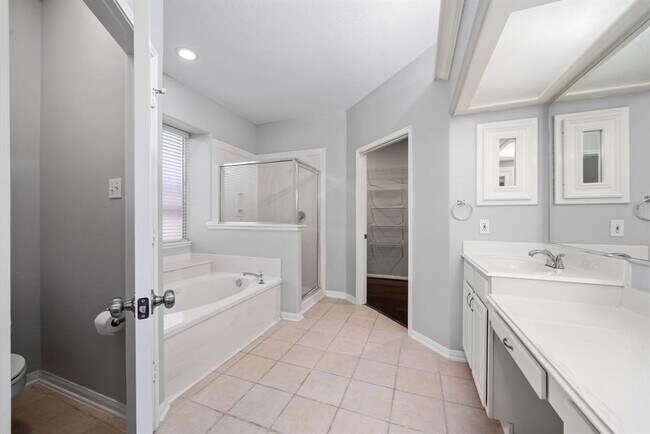Building Photo - 538 Jay's Ln