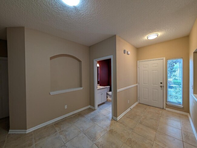 Building Photo - 1736 Forest Lake Cir W