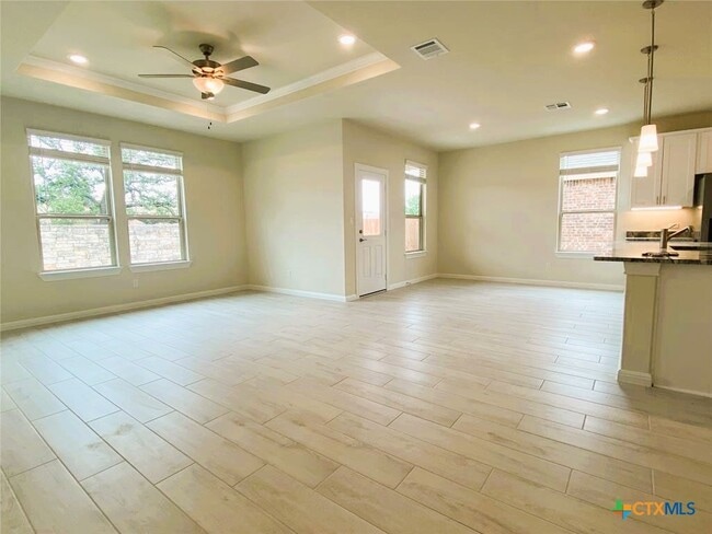 Building Photo - 512 Hoot Owl Ln S