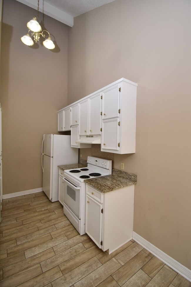 Building Photo - Lots of Updates with Granite Countertops
