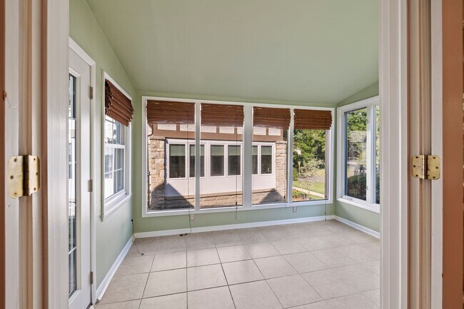 Building Photo - 181 Amazon Pl