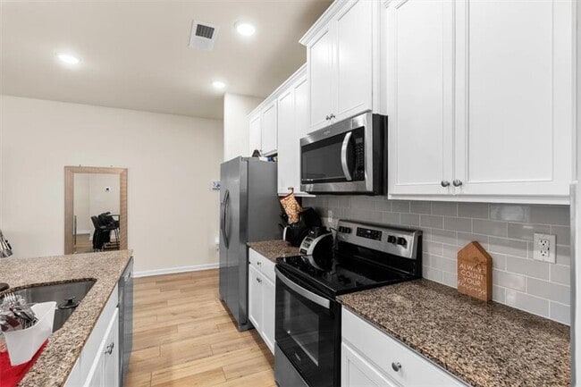 Building Photo - 1144 Westhampton Wy