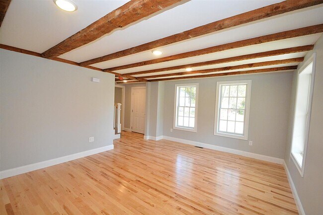 Building Photo - 53 1st NH Turnpike