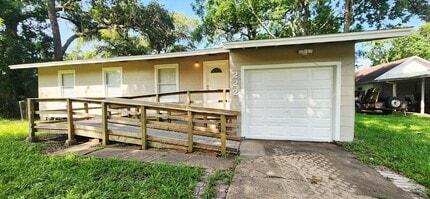 Building Photo - 222 Winding Way St
