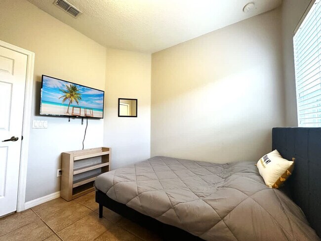 Building Photo - 2769 Oakwater Dr