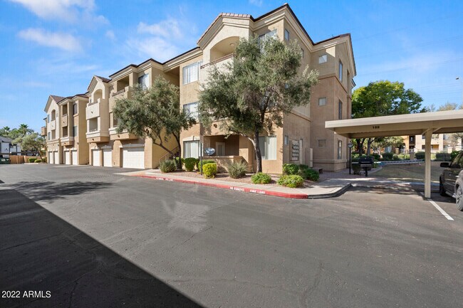 Primary Photo - 18416 N Cave Creek Rd