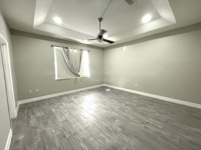 Building Photo - 4032 Meadowlark Dr