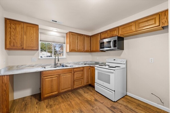 Building Photo - 106 N Buchanan Ave