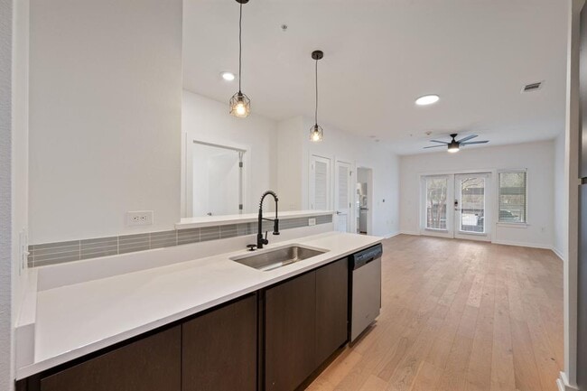 Building Photo - 2505 Thornton Rd