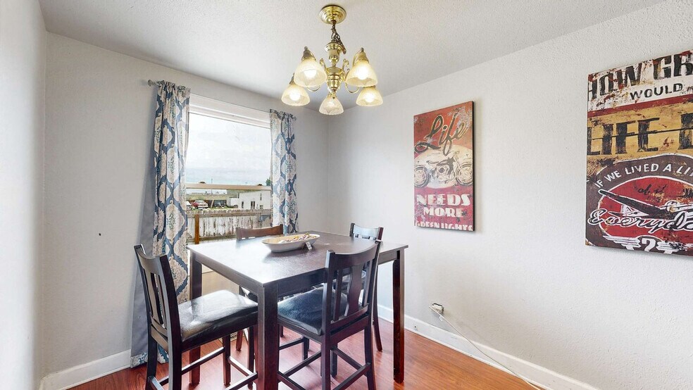 Building Photo - 7388 Oneida Dr